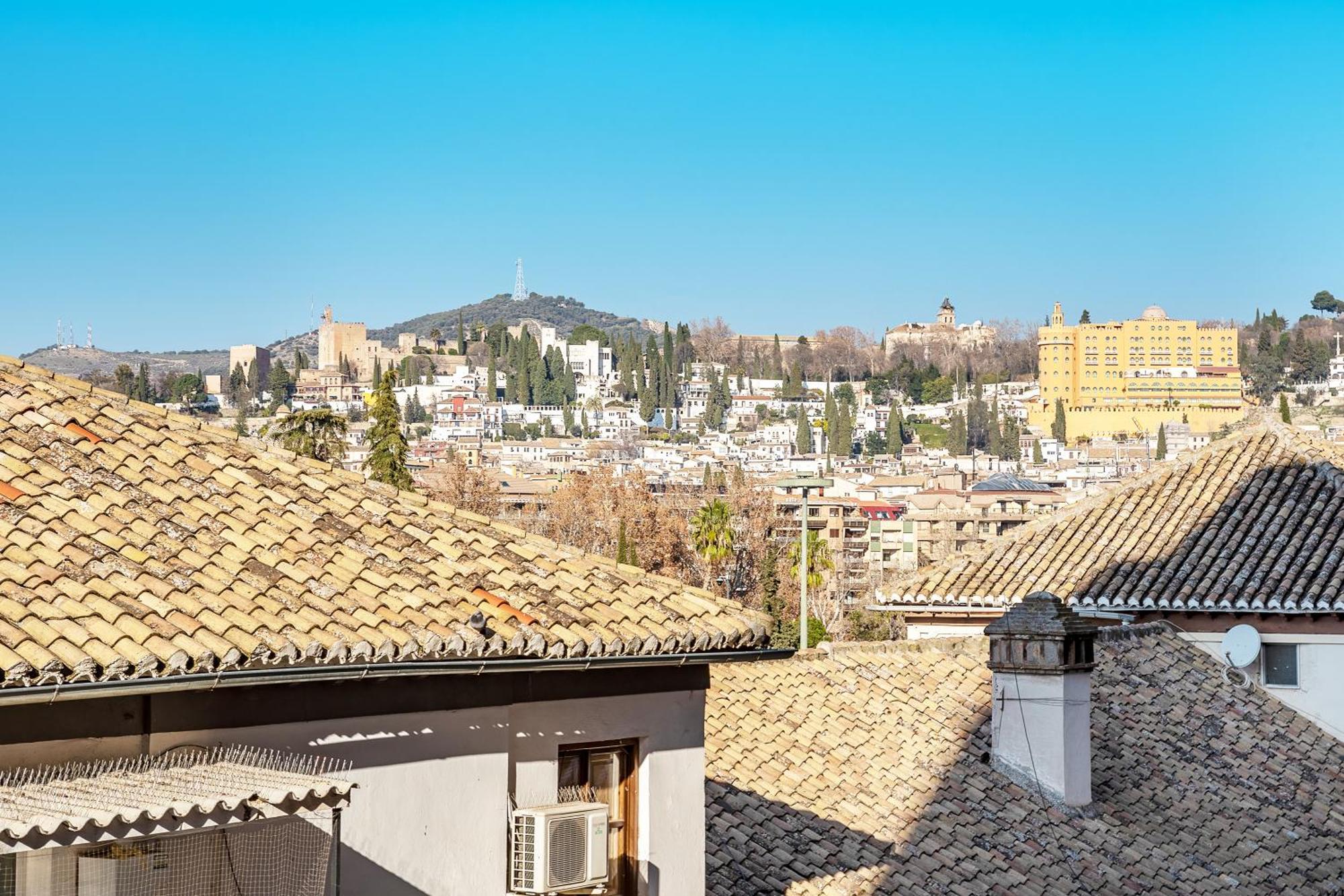 Amplio Y Centrico, Recien Reformado, Calefaccion Central, Jardines, Supermercados, Cafeterias Y Todos Los Servicios En El Corazon De La Ciudad Granada Exterior foto